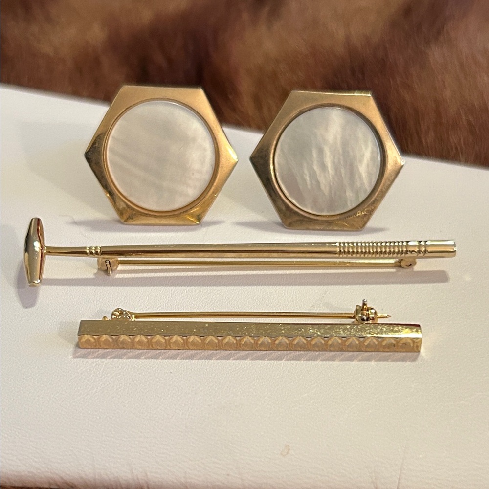 Men’s Cufflinks + Lapel Pins